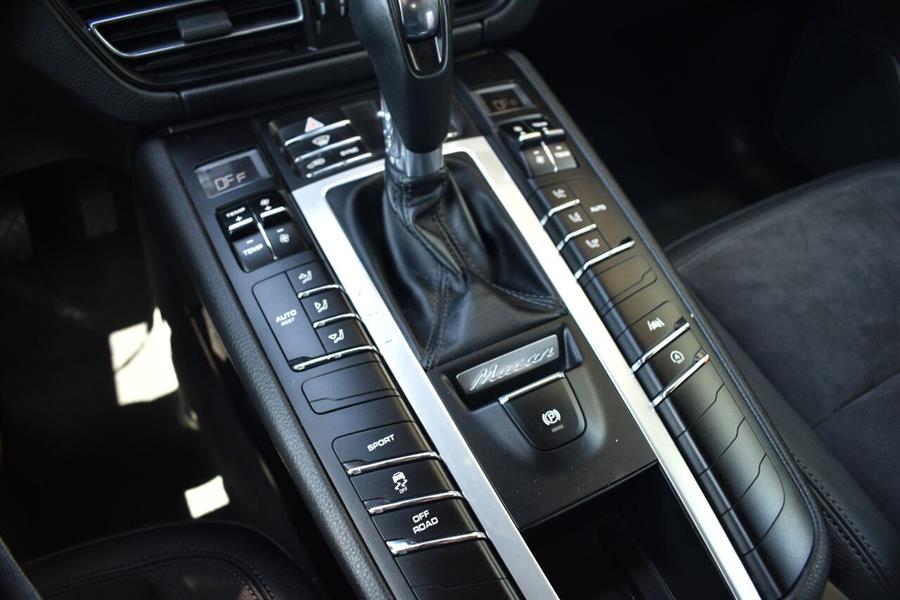 2021 Porsche Macan Base AWD 4dr SUV, available for sale in Great Neck, New York | Camy Cars. Great Neck, New York 2021 Porsche Macan Base AWD 4dr SUV, available for sale in Great Neck, New York | Camy Cars. Great Neck, New York