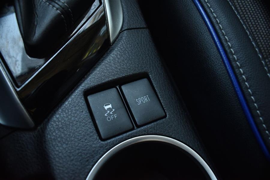 2019 Toyota Corolla SE 4dr Sedan CVT, available for sale in Great Neck, New York | Camy Cars. Great Neck, New York 2019 Toyota Corolla SE 4dr Sedan CVT, available for sale in Great Neck, New York | Camy Cars. Great Neck, New York