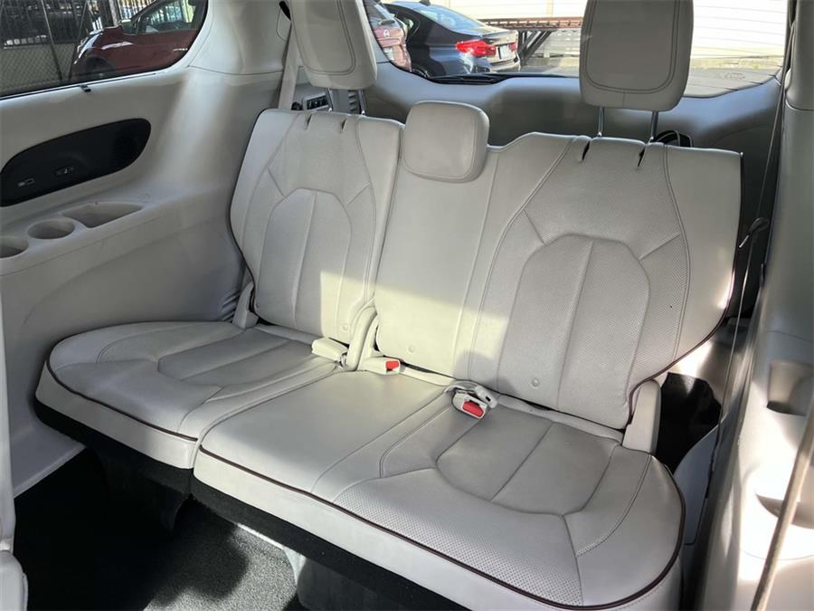 2020 Chrysler Pacifica Limited, available for sale in Wantagh, New York | Wantagh Certified. Wantagh, New York 2020 Chrysler Pacifica Limited, available for sale in Wantagh, New York | Wantagh Certified. Wantagh, New York