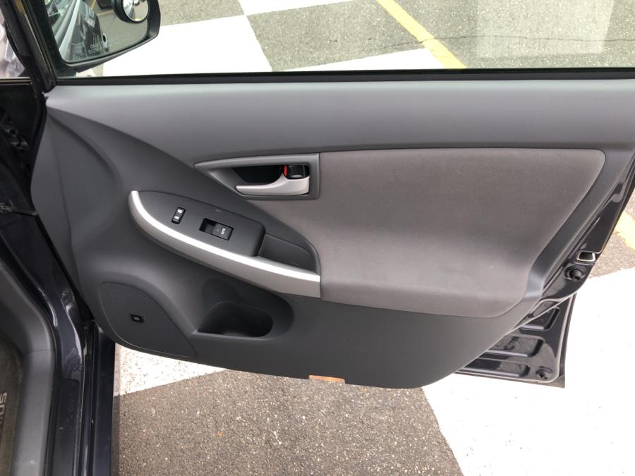 2010 Toyota Prius 5dr HB III, available for sale in Waterbury, Connecticut | National Auto Brokers, Inc.. Waterbury, Connecticut 2010 Toyota Prius 5dr HB III, available for sale in Waterbury, Connecticut | National Auto Brokers, Inc.. Waterbury, Connecticut