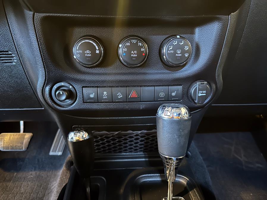 2016 Jeep Wrangler Unlimited 4WD 4dr Rubicon Hard Rock, available for sale in West Hartford, Connecticut | AutoMax. West Hartford, Connecticut 2016 Jeep Wrangler Unlimited 4WD 4dr Rubicon Hard Rock, available for sale in West Hartford, Connecticut | AutoMax. West Hartford, Connecticut