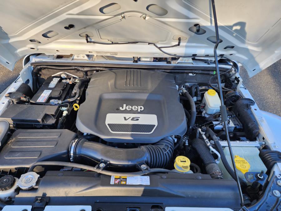 2014 Jeep Wrangler Unlimited 4WD 4dr Sahara, available for sale in Springfield, Massachusetts | Fast Lane Auto Sales & Service, Inc. . Springfield, Massachusetts 2014 Jeep Wrangler Unlimited 4WD 4dr Sahara, available for sale in Springfield, Massachusetts | Fast Lane Auto Sales & Service, Inc. . Springfield, Massachusetts