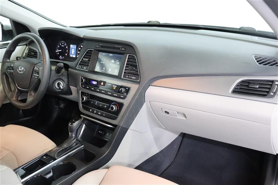 2016 Hyundai Sonata SE, available for sale in Paterson, New Jersey | Fast Track Motors. Paterson, New Jersey 2016 Hyundai Sonata SE, available for sale in Paterson, New Jersey | Fast Track Motors. Paterson, New Jersey