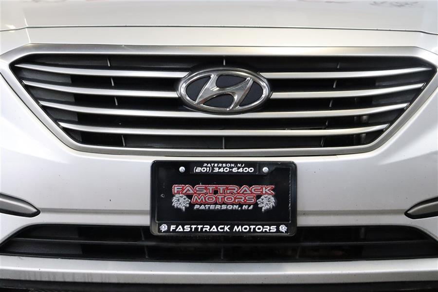 2016 Hyundai Sonata SE, available for sale in Paterson, New Jersey | Fast Track Motors. Paterson, New Jersey 2016 Hyundai Sonata SE, available for sale in Paterson, New Jersey | Fast Track Motors. Paterson, New Jersey
