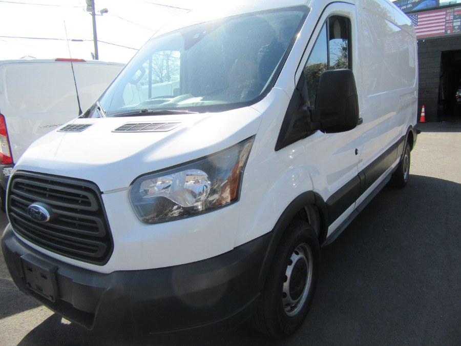 Used Ford Transit Van T-150 148" Med Rf 8600 GVWR Sliding RH Dr 2018 | Royalty Auto Sales. Little Ferry, New Jersey