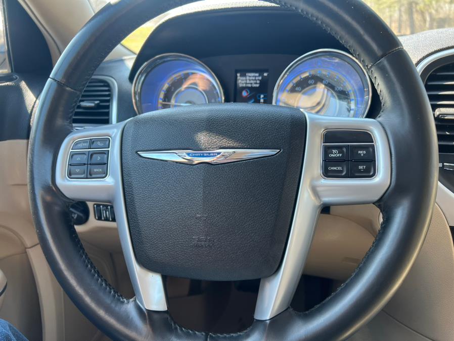 2013 Chrysler 300 4dr Sdn AWD, available for sale in Waterbury, Connecticut | Platinum Auto Care. Waterbury, Connecticut 2013 Chrysler 300 4dr Sdn AWD, available for sale in Waterbury, Connecticut | Platinum Auto Care. Waterbury, Connecticut