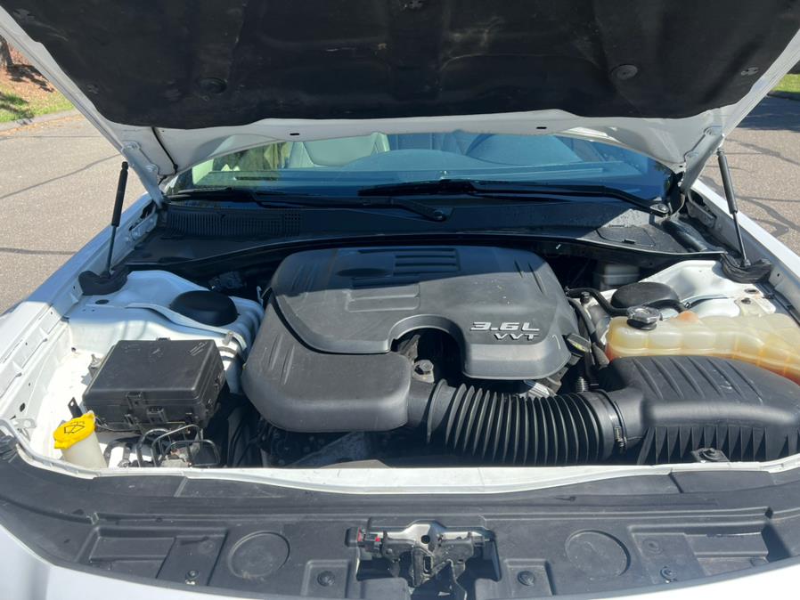 2013 Chrysler 300 4dr Sdn AWD, available for sale in Waterbury, Connecticut | Platinum Auto Care. Waterbury, Connecticut 2013 Chrysler 300 4dr Sdn AWD, available for sale in Waterbury, Connecticut | Platinum Auto Care. Waterbury, Connecticut