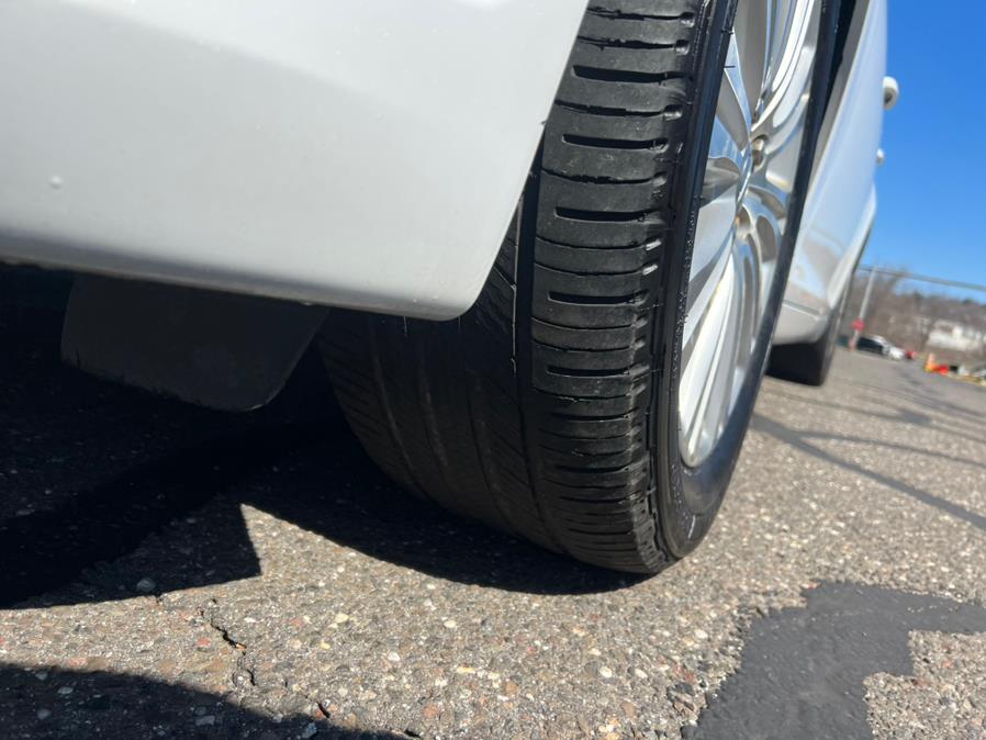 2013 Chrysler 300 4dr Sdn AWD, available for sale in Waterbury, Connecticut | Platinum Auto Care. Waterbury, Connecticut 2013 Chrysler 300 4dr Sdn AWD, available for sale in Waterbury, Connecticut | Platinum Auto Care. Waterbury, Connecticut
