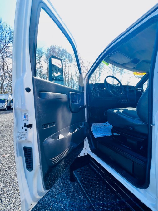 2005 Chevrolet CC4500 14 FEET DRY BOX + SIDE DOORS + V8 GAS + NO CDL, available for sale in South Amboy, New Jersey | NJ Truck Spot. South Amboy, New Jersey 2005 Chevrolet CC4500 14 FEET DRY BOX + SIDE DOORS + V8 GAS + NO CDL, available for sale in South Amboy, New Jersey | NJ Truck Spot. South Amboy, New Jersey