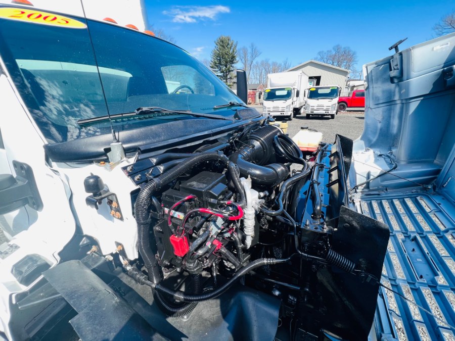 2005 Chevrolet CC4500 14 FEET DRY BOX + SIDE DOORS + V8 GAS + NO CDL, available for sale in South Amboy, New Jersey | NJ Truck Spot. South Amboy, New Jersey 2005 Chevrolet CC4500 14 FEET DRY BOX + SIDE DOORS + V8 GAS + NO CDL, available for sale in South Amboy, New Jersey | NJ Truck Spot. South Amboy, New Jersey