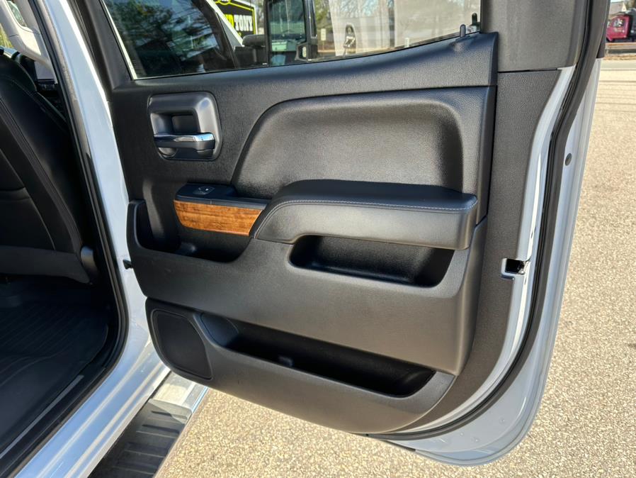 2019 Chevrolet Silverado 2500HD 4WD Crew Cab 153.7" High Country, available for sale in South Windsor, Connecticut | Mike And Tony Auto Sales, Inc. South Windsor, Connecticut 2019 Chevrolet Silverado 2500HD 4WD Crew Cab 153.7" High Country, available for sale in South Windsor, Connecticut | Mike And Tony Auto Sales, Inc. South Windsor, Connecticut