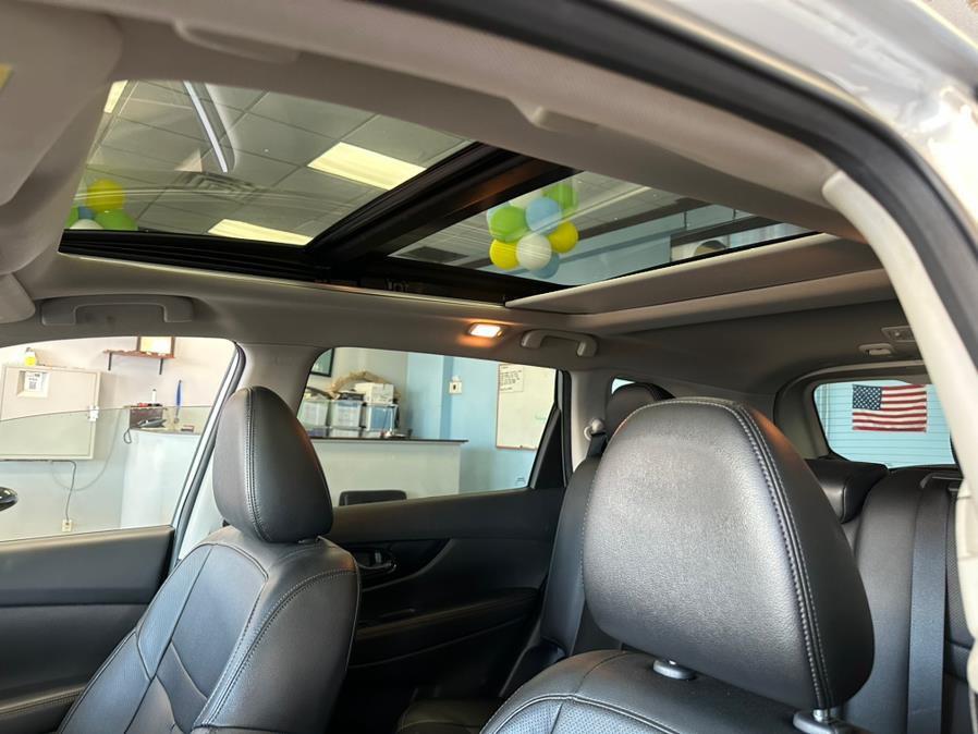 2019 Nissan Rogue AWD SL, available for sale in Inwood, New York | 5 Towns Drive. Inwood, New York 2019 Nissan Rogue AWD SL, available for sale in Inwood, New York | 5 Towns Drive. Inwood, New York