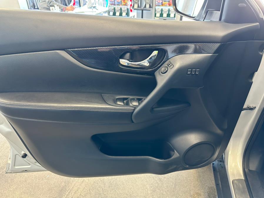 2019 Nissan Rogue AWD SL, available for sale in Inwood, New York | 5 Towns Drive. Inwood, New York 2019 Nissan Rogue AWD SL, available for sale in Inwood, New York | 5 Towns Drive. Inwood, New York
