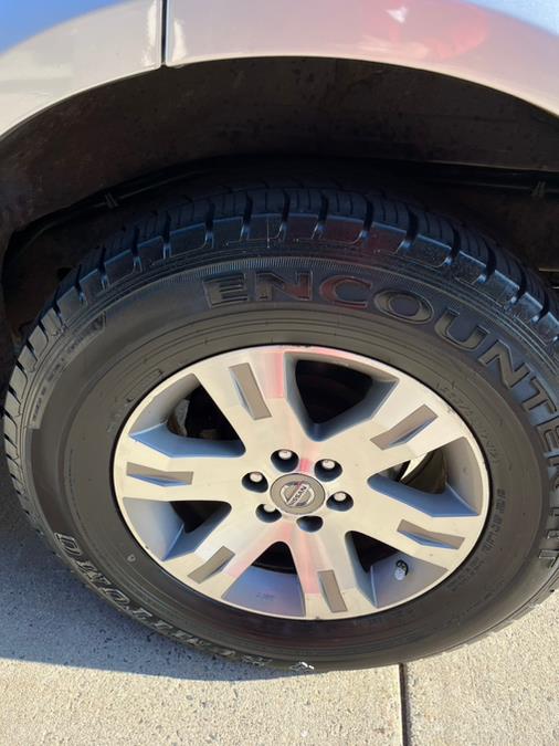 2011 Nissan Pathfinder 4WD 4dr V6 Silver, available for sale in New Britain, Connecticut | Supreme Automotive. New Britain, Connecticut 2011 Nissan Pathfinder 4WD 4dr V6 Silver, available for sale in New Britain, Connecticut | Supreme Automotive. New Britain, Connecticut