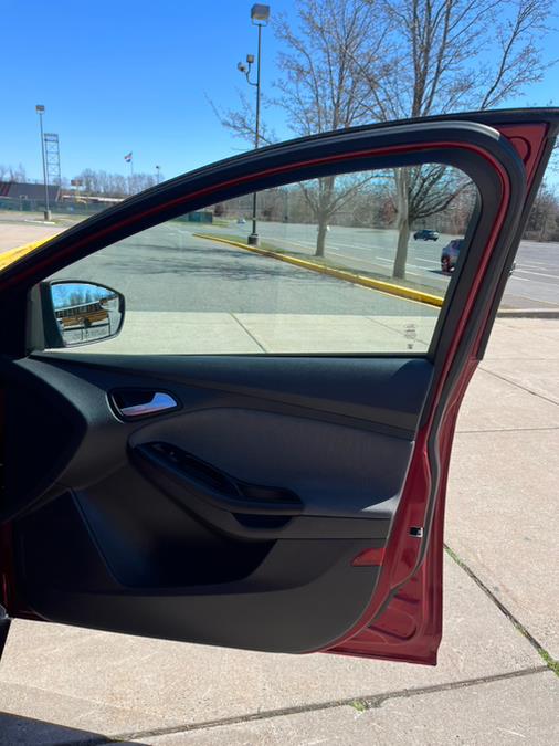 2013 Ford Focus 5dr HB SE, available for sale in New Britain, Connecticut | Supreme Automotive. New Britain, Connecticut 2013 Ford Focus 5dr HB SE, available for sale in New Britain, Connecticut | Supreme Automotive. New Britain, Connecticut