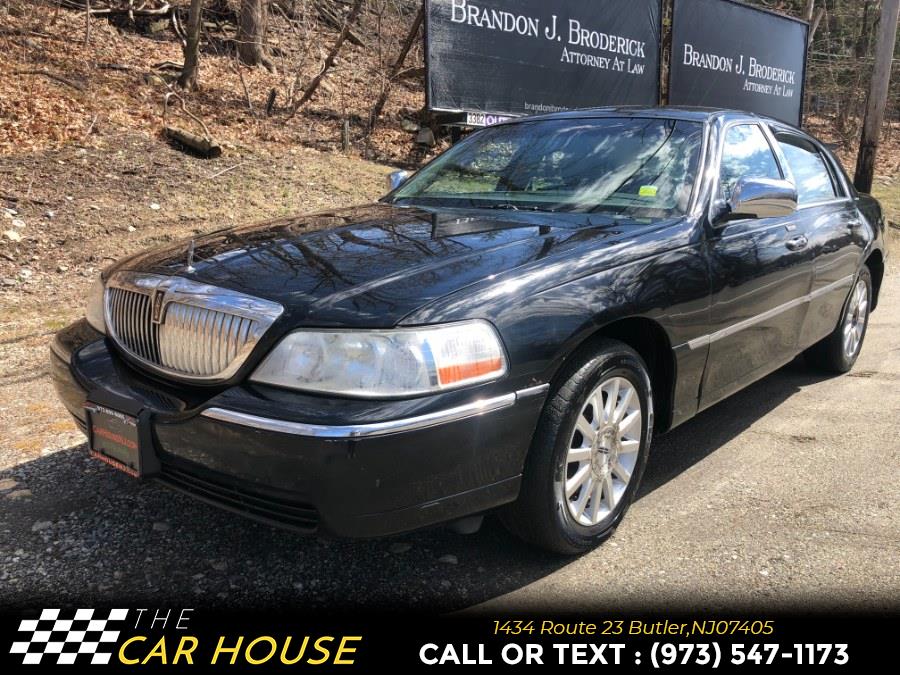 2007 Lincoln Town Car 4dr Sdn Signature, available for sale in Butler, New Jersey | The Car House. Butler, New Jersey