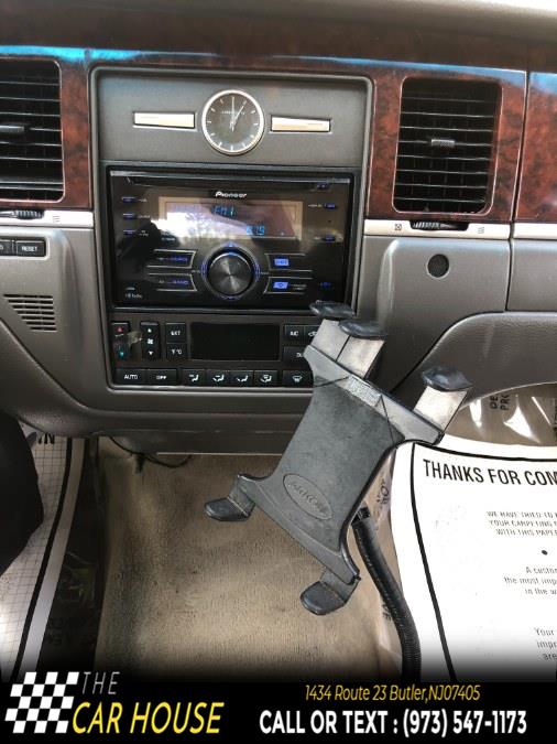 2007 Lincoln Town Car 4dr Sdn Signature, available for sale in Butler, New Jersey | The Car House. Butler, New Jersey 2007 Lincoln Town Car 4dr Sdn Signature, available for sale in Butler, New Jersey | The Car House. Butler, New Jersey