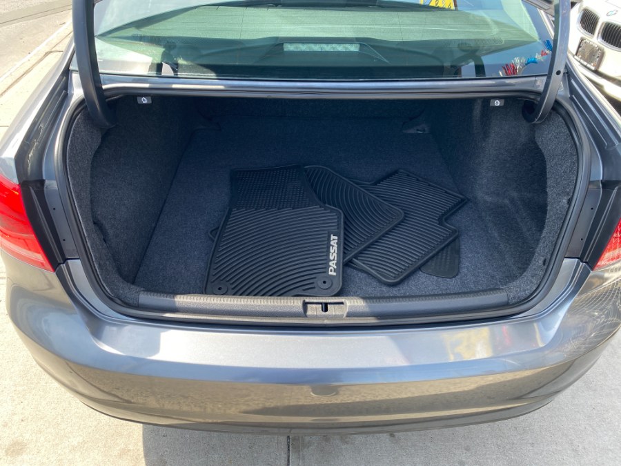 2012 Volkswagen Passat 4dr Sdn 3.6L V6 DSG SE w/Sunroof, available for sale in Middle Village, New York | Middle Village Motors . Middle Village, New York 2012 Volkswagen Passat 4dr Sdn 3.6L V6 DSG SE w/Sunroof, available for sale in Middle Village, New York | Middle Village Motors . Middle Village, New York