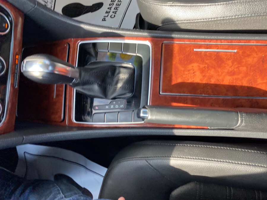 2012 Volkswagen Passat 4dr Sdn 3.6L V6 DSG SE w/Sunroof, available for sale in Middle Village, New York | Middle Village Motors . Middle Village, New York 2012 Volkswagen Passat 4dr Sdn 3.6L V6 DSG SE w/Sunroof, available for sale in Middle Village, New York | Middle Village Motors . Middle Village, New York