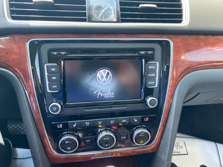 2012 Volkswagen Passat 4dr Sdn 3.6L V6 DSG SE w/Sunroof, available for sale in Middle Village, New York | Middle Village Motors . Middle Village, New York 2012 Volkswagen Passat 4dr Sdn 3.6L V6 DSG SE w/Sunroof, available for sale in Middle Village, New York | Middle Village Motors . Middle Village, New York