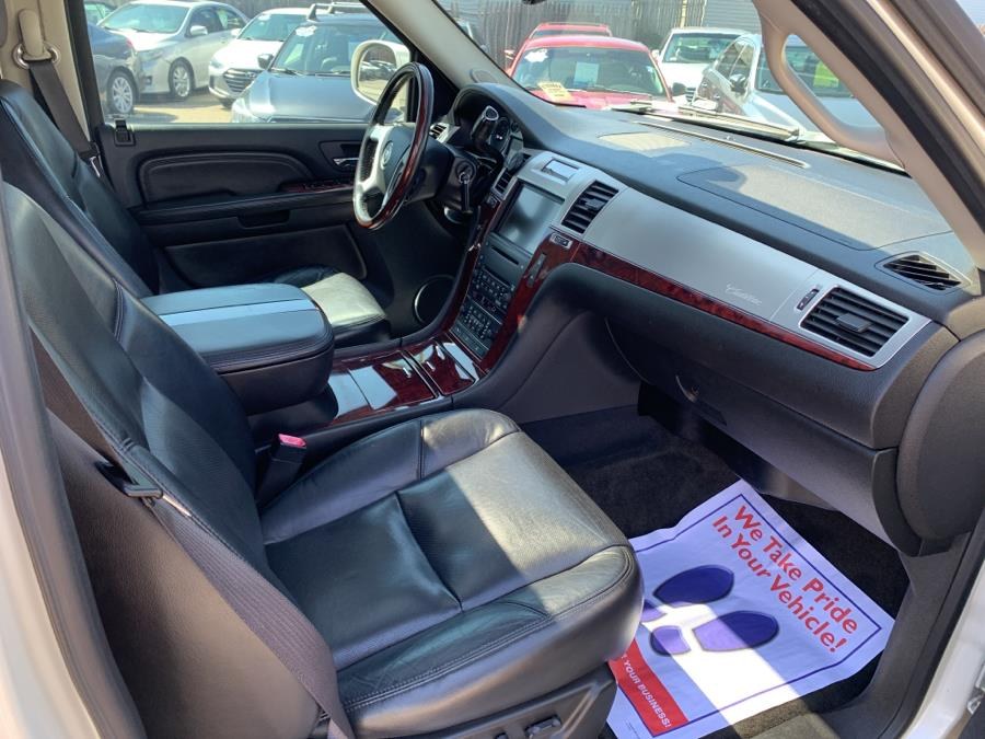 2009 Cadillac Escalade ESV AWD 4dr, available for sale in Springfield, Massachusetts | Absolute Motors Inc. Springfield, Massachusetts 2009 Cadillac Escalade ESV AWD 4dr, available for sale in Springfield, Massachusetts | Absolute Motors Inc. Springfield, Massachusetts