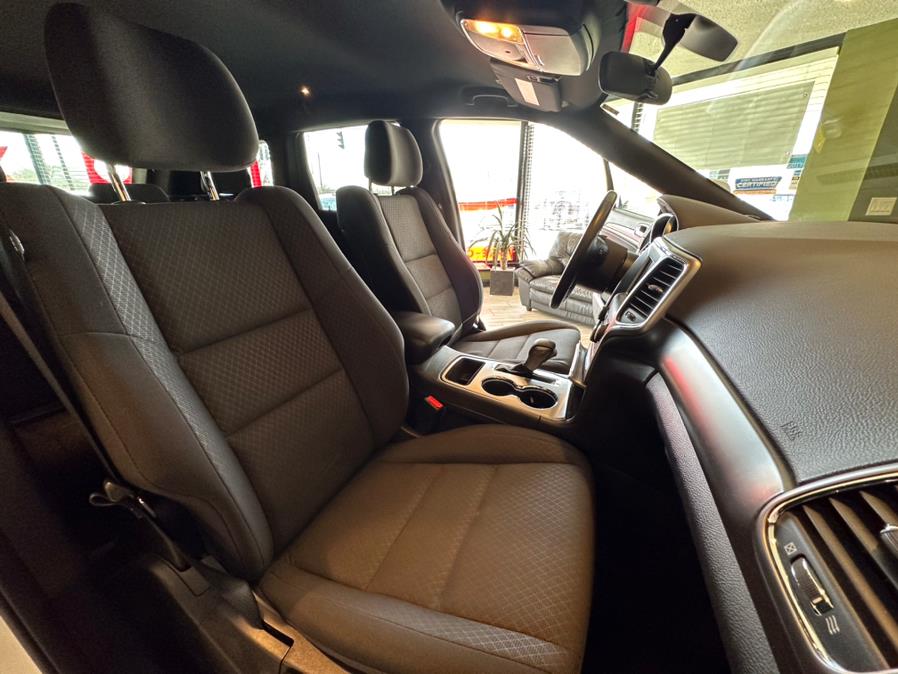 2018 Jeep Grand Cherokee Altitude 4x4 *Ltd Avail*, available for sale in West Hartford, Connecticut | AutoMax. West Hartford, Connecticut 2018 Jeep Grand Cherokee Altitude 4x4 *Ltd Avail*, available for sale in West Hartford, Connecticut | AutoMax. West Hartford, Connecticut