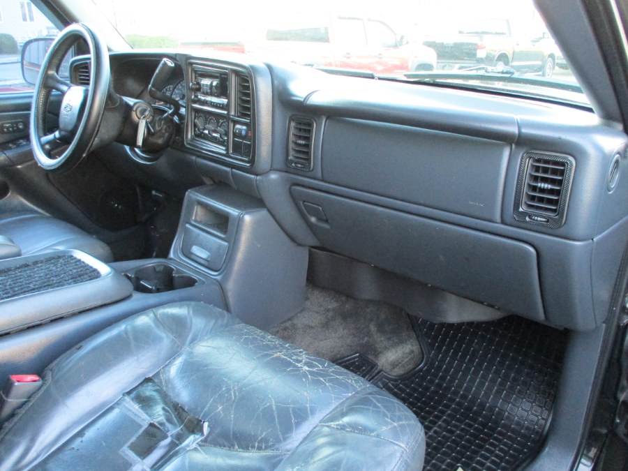 2002 Chevrolet Avalanche 1500 5dr Crew Cab 130" WB 4WD, available for sale in Suffield, Connecticut | Suffield Auto Sales. Suffield, Connecticut 2002 Chevrolet Avalanche 1500 5dr Crew Cab 130" WB 4WD, available for sale in Suffield, Connecticut | Suffield Auto Sales. Suffield, Connecticut