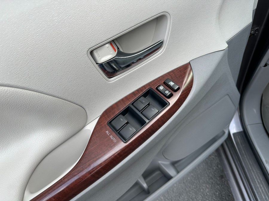 2012 Toyota Sienna 5dr 7-Pass Van V6 XLE FWD, available for sale in Paterson, New Jersey | DZ Automall. Paterson, New Jersey 2012 Toyota Sienna 5dr 7-Pass Van V6 XLE FWD, available for sale in Paterson, New Jersey | DZ Automall. Paterson, New Jersey