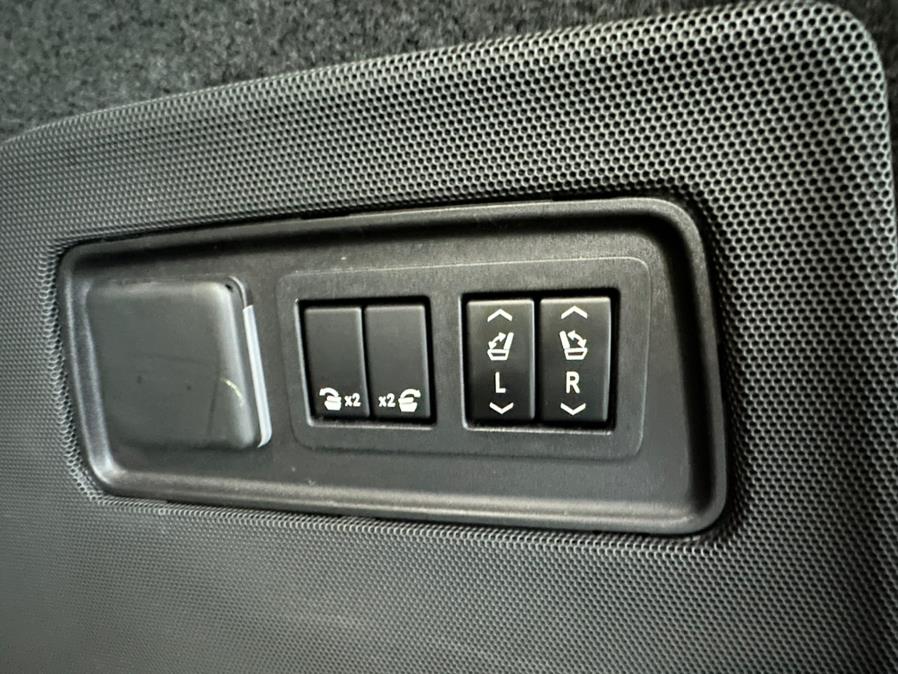 2022 Cadillac Escalade ESV 4WD 4dr Sport Platinum, available for sale in Inwood, New York | 5 Towns Drive. Inwood, New York 2022 Cadillac Escalade ESV 4WD 4dr Sport Platinum, available for sale in Inwood, New York | 5 Towns Drive. Inwood, New York