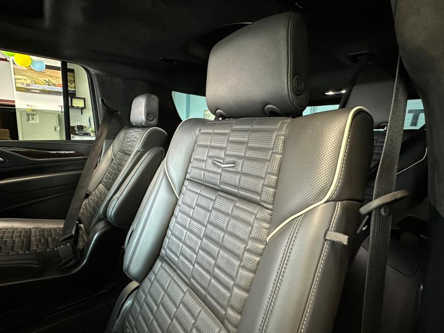 2022 Cadillac Escalade ESV 4WD 4dr Sport Platinum, available for sale in Inwood, New York | 5 Towns Drive. Inwood, New York 2022 Cadillac Escalade ESV 4WD 4dr Sport Platinum, available for sale in Inwood, New York | 5 Towns Drive. Inwood, New York