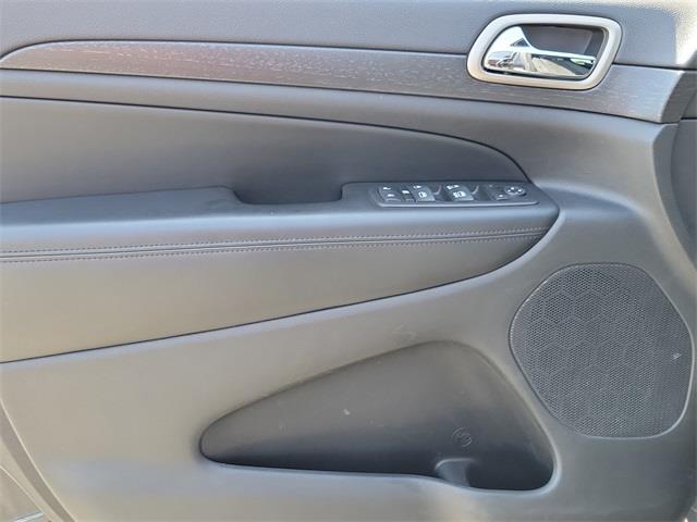2016 Jeep Grand Cherokee Laredo, available for sale in Stratford, Connecticut | Wiz Leasing Inc. Stratford, Connecticut 2016 Jeep Grand Cherokee Laredo, available for sale in Stratford, Connecticut | Wiz Leasing Inc. Stratford, Connecticut