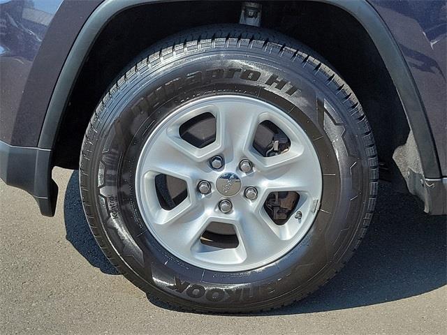 2016 Jeep Grand Cherokee Laredo, available for sale in Stratford, Connecticut | Wiz Leasing Inc. Stratford, Connecticut 2016 Jeep Grand Cherokee Laredo, available for sale in Stratford, Connecticut | Wiz Leasing Inc. Stratford, Connecticut