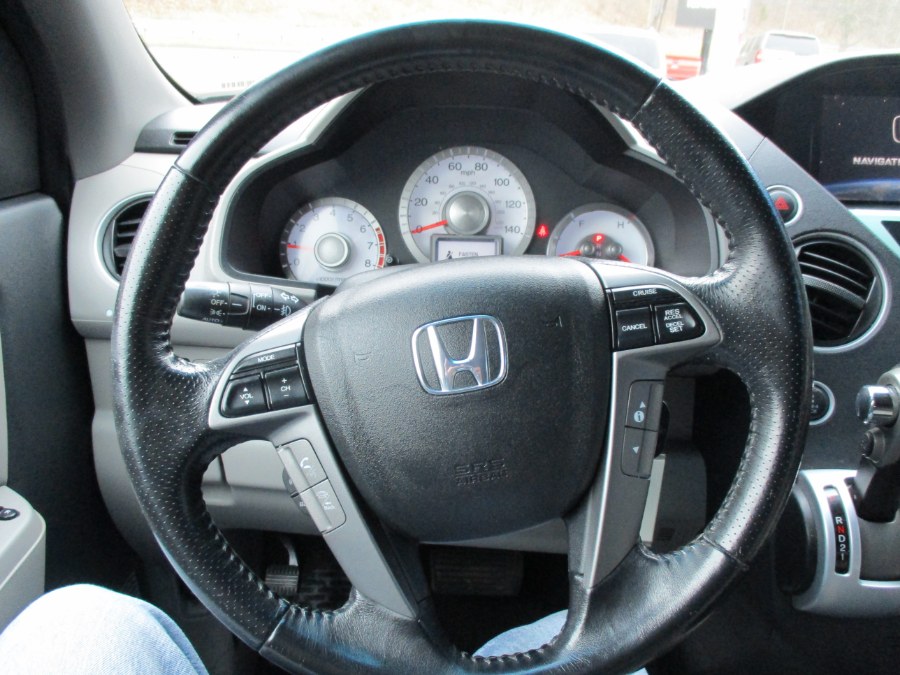 2011 Honda Pilot 4WD 4dr EX-L w/Navi, available for sale in Meriden, Connecticut | Cos Central Auto. Meriden, Connecticut 2011 Honda Pilot 4WD 4dr EX-L w/Navi, available for sale in Meriden, Connecticut | Cos Central Auto. Meriden, Connecticut