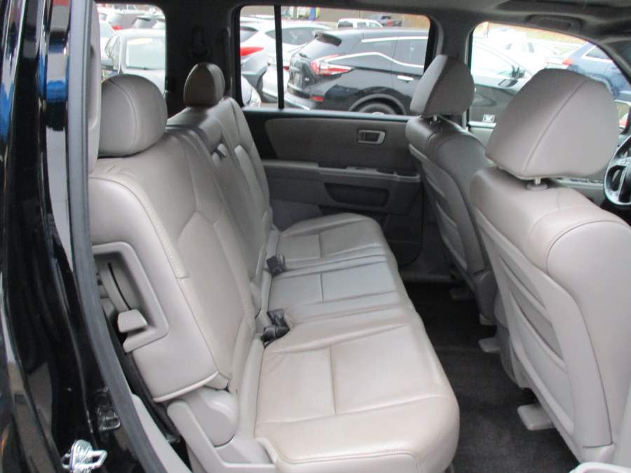 2011 Honda Pilot 4WD 4dr EX-L w/Navi, available for sale in Meriden, Connecticut | Cos Central Auto. Meriden, Connecticut 2011 Honda Pilot 4WD 4dr EX-L w/Navi, available for sale in Meriden, Connecticut | Cos Central Auto. Meriden, Connecticut