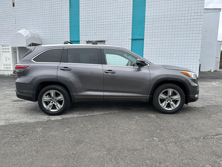 2016 Toyota Highlander FWD 4dr V6 Limited (Natl), available for sale in Milford, Connecticut | Dealertown Auto Wholesalers. Milford, Connecticut 2016 Toyota Highlander FWD 4dr V6 Limited (Natl), available for sale in Milford, Connecticut | Dealertown Auto Wholesalers. Milford, Connecticut