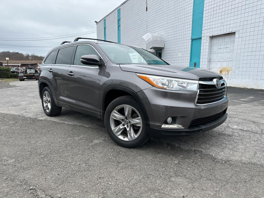 2016 Toyota Highlander FWD 4dr V6 Limited (Natl), available for sale in Milford, Connecticut | Dealertown Auto Wholesalers. Milford, Connecticut 2016 Toyota Highlander FWD 4dr V6 Limited (Natl), available for sale in Milford, Connecticut | Dealertown Auto Wholesalers. Milford, Connecticut