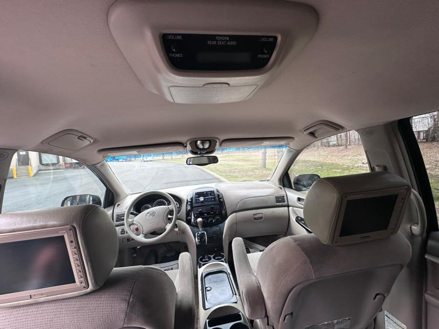 2005 Toyota Sienna 5dr LE AWD, available for sale in Revere, Massachusetts | Wonderland Auto. Revere, Massachusetts 2005 Toyota Sienna 5dr LE AWD, available for sale in Revere, Massachusetts | Wonderland Auto. Revere, Massachusetts