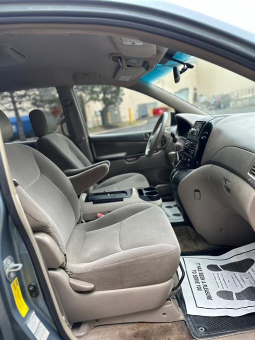 2005 Toyota Sienna 5dr LE AWD, available for sale in Revere, Massachusetts | Wonderland Auto. Revere, Massachusetts 2005 Toyota Sienna 5dr LE AWD, available for sale in Revere, Massachusetts | Wonderland Auto. Revere, Massachusetts