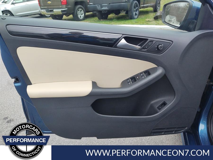 2017 Volkswagen Jetta 1.8T SEL Auto, available for sale in Wilton, Connecticut | Performance Motor Cars Of Connecticut LLC. Wilton, Connecticut 2017 Volkswagen Jetta 1.8T SEL Auto, available for sale in Wilton, Connecticut | Performance Motor Cars Of Connecticut LLC. Wilton, Connecticut