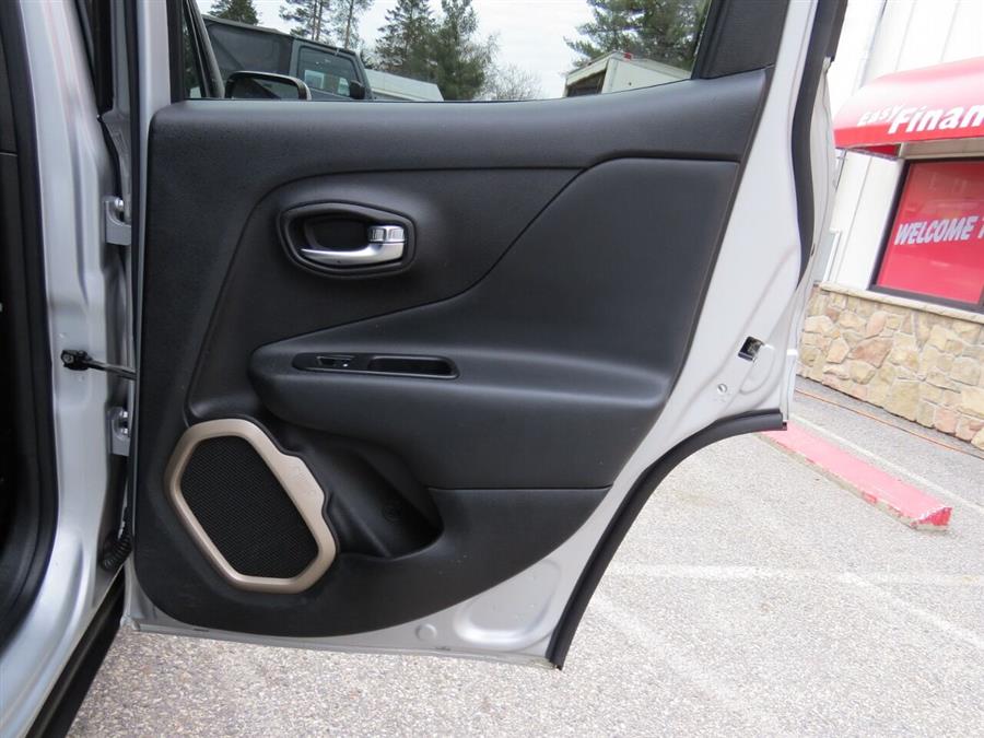 2016 Jeep Renegade Limited 4x4 4dr SUV, available for sale in Auburn, Maine | Lake City Exports Inc. Auburn, Maine 2016 Jeep Renegade Limited 4x4 4dr SUV, available for sale in Auburn, Maine | Lake City Exports Inc. Auburn, Maine
