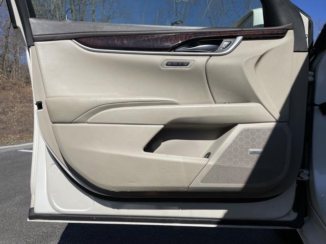 2013 Cadillac Xts Luxury, available for sale in Brookfield, Connecticut | Blasius Federal Road. Brookfield, Connecticut 2013 Cadillac Xts Luxury, available for sale in Brookfield, Connecticut | Blasius Federal Road. Brookfield, Connecticut