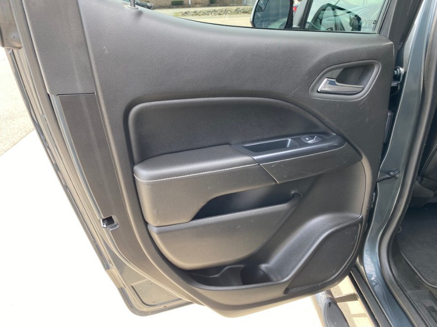 2017 GMC Canyon 4WD Crew Cab 140.5" SLT, available for sale in West Springfield, Massachusetts | Union Street Auto Sales. West Springfield, Massachusetts 2017 GMC Canyon 4WD Crew Cab 140.5" SLT, available for sale in West Springfield, Massachusetts | Union Street Auto Sales. West Springfield, Massachusetts