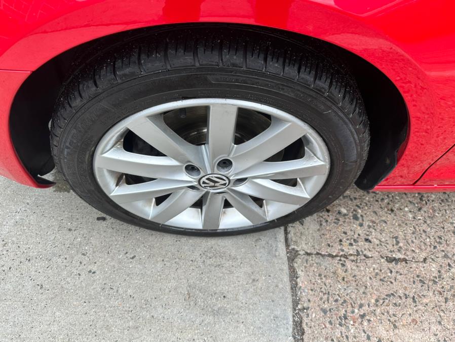 2011 Volkswagen Jetta SportWagen 4dr DSG TDI, available for sale in Manchester, Connecticut | Carsonmain LLC. Manchester, Connecticut 2011 Volkswagen Jetta SportWagen 4dr DSG TDI, available for sale in Manchester, Connecticut | Carsonmain LLC. Manchester, Connecticut