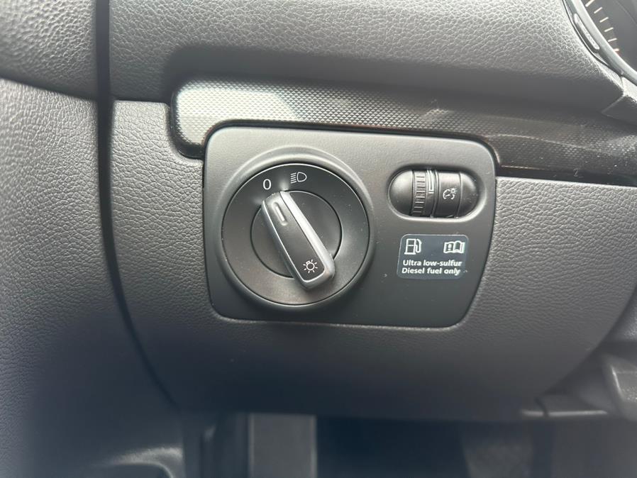 2011 Volkswagen Jetta SportWagen 4dr DSG TDI, available for sale in Manchester, Connecticut | Carsonmain LLC. Manchester, Connecticut 2011 Volkswagen Jetta SportWagen 4dr DSG TDI, available for sale in Manchester, Connecticut | Carsonmain LLC. Manchester, Connecticut