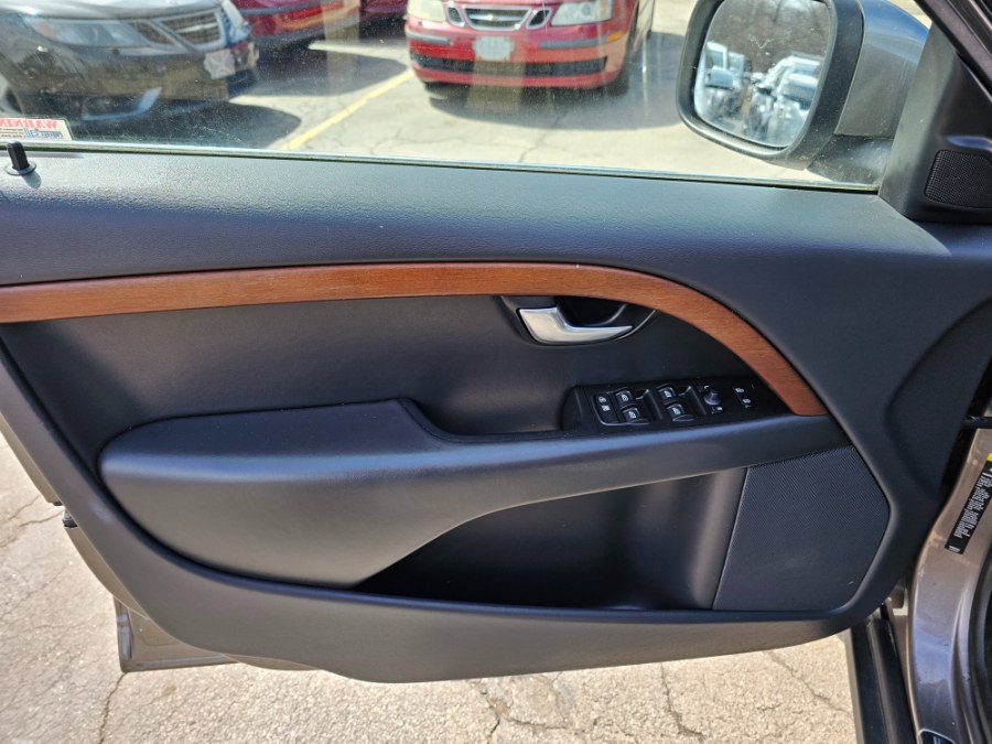2010 Volvo XC70 4dr Wgn 3.2L w/Moonroof, available for sale in Auburn, New Hampshire | ODA Auto Precision LLC. Auburn, New Hampshire 2010 Volvo XC70 4dr Wgn 3.2L w/Moonroof, available for sale in Auburn, New Hampshire | ODA Auto Precision LLC. Auburn, New Hampshire