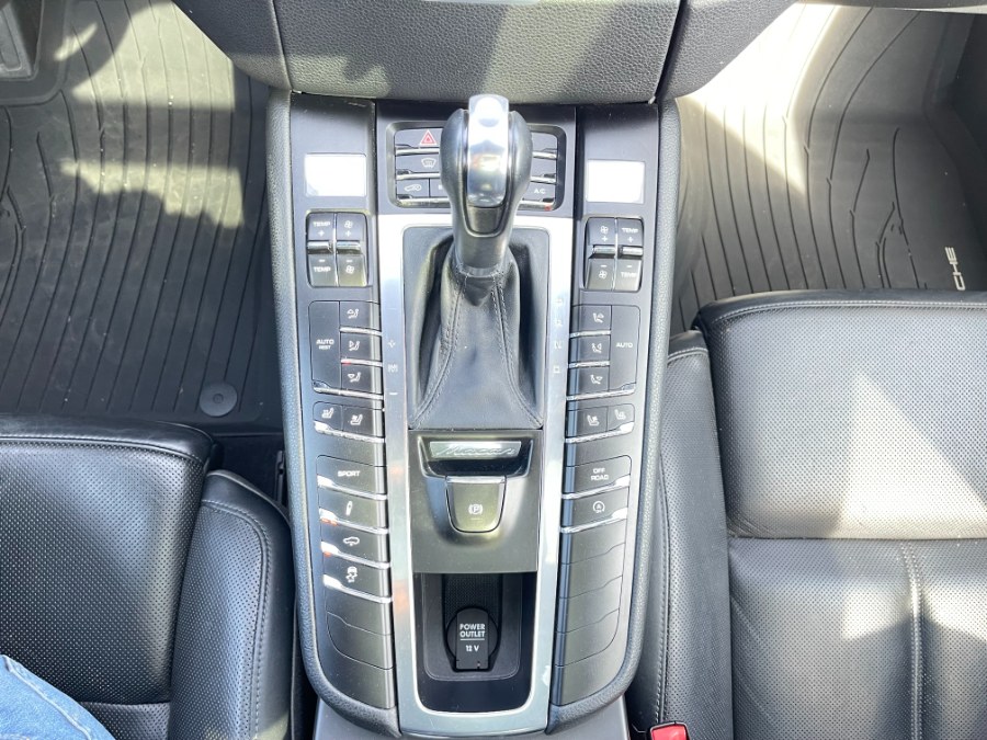 2015 Porsche Macan AWD 4dr S, available for sale in Newark, New Jersey | Champion Auto Sales. Newark, New Jersey 2015 Porsche Macan AWD 4dr S, available for sale in Newark, New Jersey | Champion Auto Sales. Newark, New Jersey