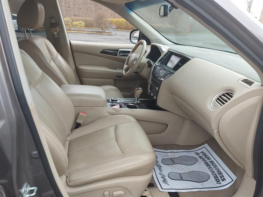 2014 Nissan Pathfinder 4WD 4dr SL, available for sale in West Hartford, Connecticut | Chadrad Motors llc. West Hartford, Connecticut 2014 Nissan Pathfinder 4WD 4dr SL, available for sale in West Hartford, Connecticut | Chadrad Motors llc. West Hartford, Connecticut