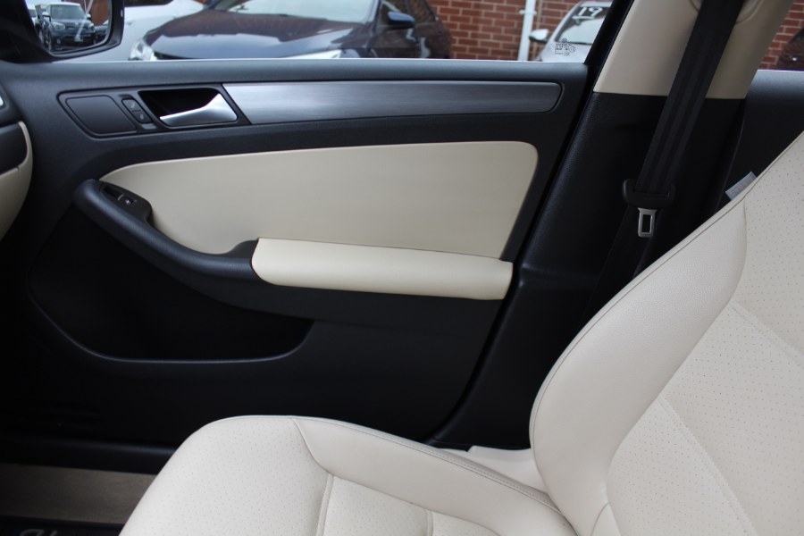 2013 Volkswagen Jetta Sedan 4dr DSG TDI w/Premium, available for sale in Deer Park, New York | Car Tec Enterprise Leasing & Sales LLC. Deer Park, New York 2013 Volkswagen Jetta Sedan 4dr DSG TDI w/Premium, available for sale in Deer Park, New York | Car Tec Enterprise Leasing & Sales LLC. Deer Park, New York