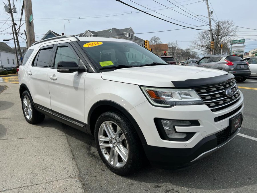 2016 Ford Explorer 4WD 4dr XLT, available for sale in Peabody, Massachusetts | New Star Motors. Peabody, Massachusetts 2016 Ford Explorer 4WD 4dr XLT, available for sale in Peabody, Massachusetts | New Star Motors. Peabody, Massachusetts
