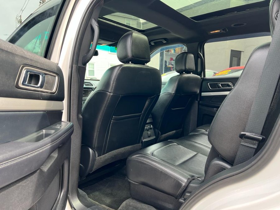 2016 Ford Explorer 4WD 4dr XLT, available for sale in Peabody, Massachusetts | New Star Motors. Peabody, Massachusetts 2016 Ford Explorer 4WD 4dr XLT, available for sale in Peabody, Massachusetts | New Star Motors. Peabody, Massachusetts